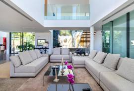 5+2 bedroom villa for sale in Vilamoura, with heated pool