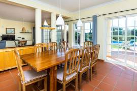 3+2 bedroom villa for sale in Vilamoura, with private pool