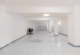 Spacious duplex shop for sale in Albufeira Centre