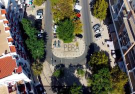Spacious duplex shop for sale in Albufeira Centre