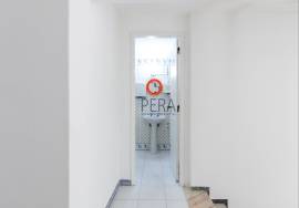 Spacious duplex shop for sale in Albufeira Centre