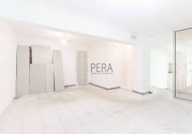 Spacious duplex shop for sale in Albufeira Centre