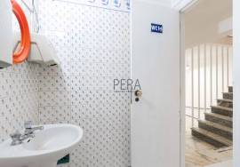 Spacious duplex shop for sale in Albufeira Centre