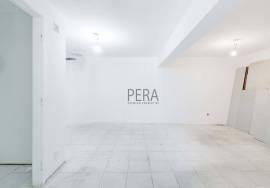 Spacious duplex shop for sale in Albufeira Centre
