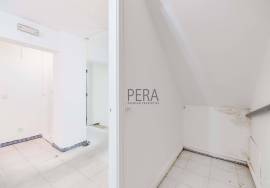 Spacious duplex shop for sale in Albufeira Centre
