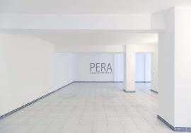 Spacious duplex shop for sale in Albufeira Centre