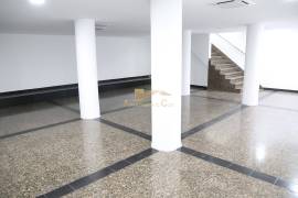 Commercial Store with 217 m2