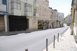 Commercial Store with 217 m2