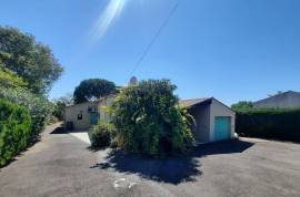 Traditional And Welcoming Villa With 110 M2 Living Space On 1565 M2 Of Land With Pool.