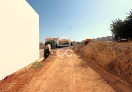 Plot of land with approved project for the construction of a house in the village of Algoz