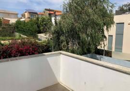 5 bedroom villa with pool for sale next to the City Park, in Porto 5 bedroom villa with pool for sale next to the City Park, in Porto