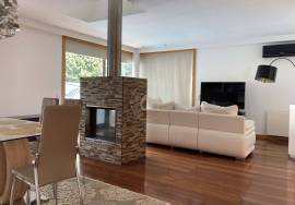 5 bedroom villa with pool for sale next to the City Park, in Porto 5 bedroom villa with pool for sale next to the City Park, in Porto