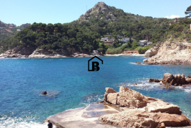 Beautiful renovated penthouse with sea views in Begur (Costa Brava)