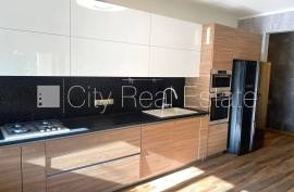 Detached house for sale in Riga, 260.00m2