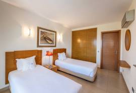An amazing 3 bed apt with private Swimming pool