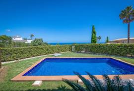 An amazing 3 bed apt with private Swimming pool