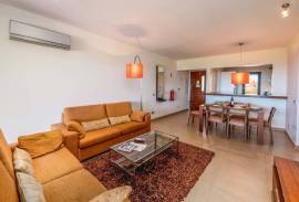 An amazing 3 bed apt with private Swimming pool