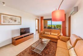 An amazing 3 bed apt with private Swimming pool