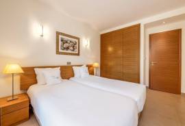 An amazing 3 bed apt with private Swimming pool