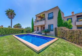 An amazing 3 bed apt with private Swimming pool