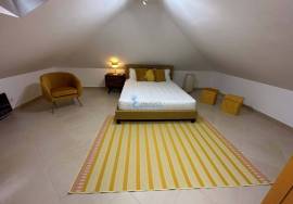 3+2 bedroom semi-detached house with psyche and garage located in Vilamoura