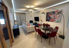 3+2 bedroom semi-detached house with psyche and garage located in Vilamoura