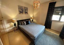 3+2 bedroom semi-detached house with psyche and garage located in Vilamoura