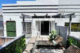 Luxury 4 Bed House For Sale in Vredehoek Cape Town South