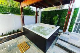 Luxury 4 Bed House For Sale in Vredehoek Cape Town South