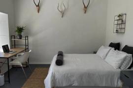 Luxury 4 Bed House For Sale in Vredehoek Cape Town South