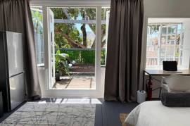Luxury 4 Bed House For Sale in Vredehoek Cape Town South