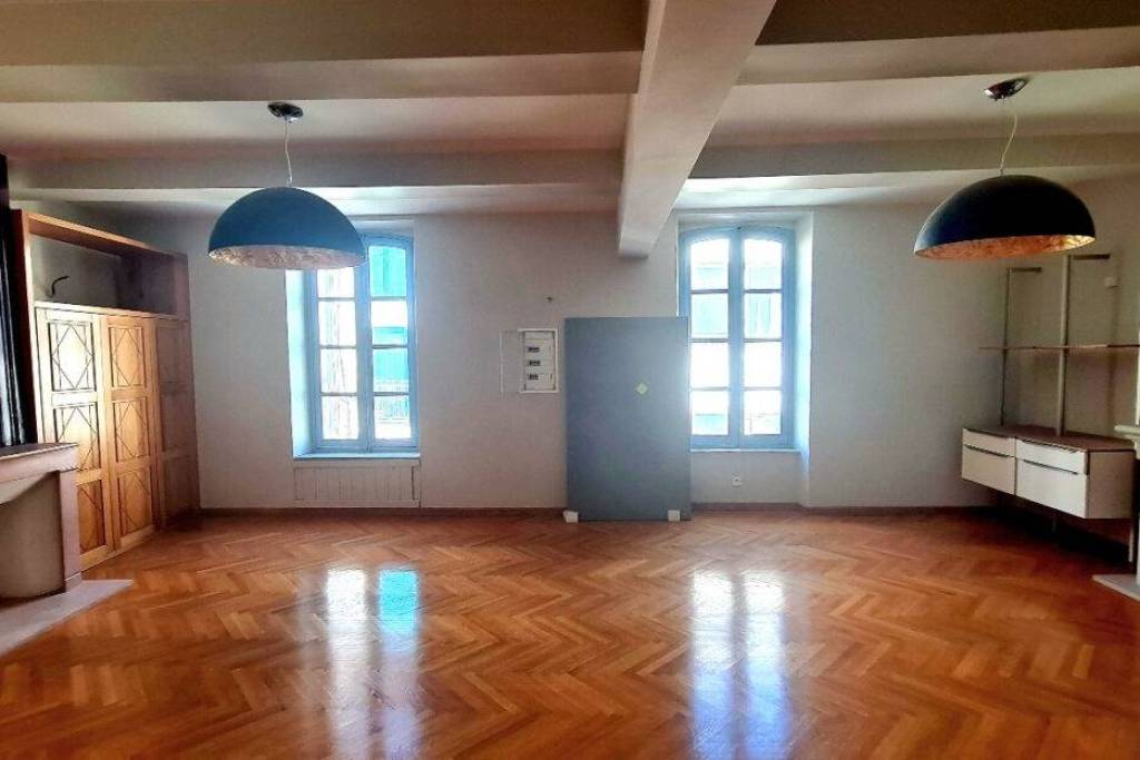 Large Village House With Commercial Premises, Large Living Area And 4 Bedrooms. Potential