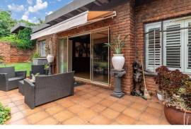 Luxury 4 Bed House For Sale in Roodepoort Johannesburg South