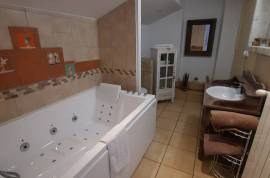 Superb Traditional Mansion With 300 M2 Of Living Space, Garage, Courtyard And Terrace.