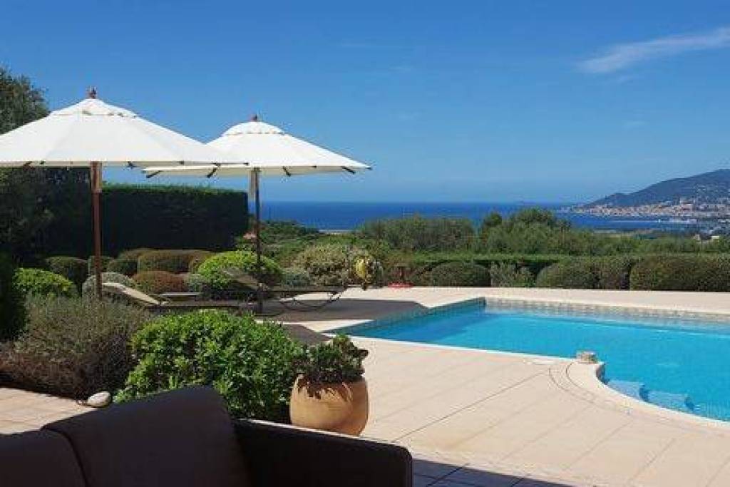 Bastelicaccia single storey villa 5 rooms 203m2 with pool