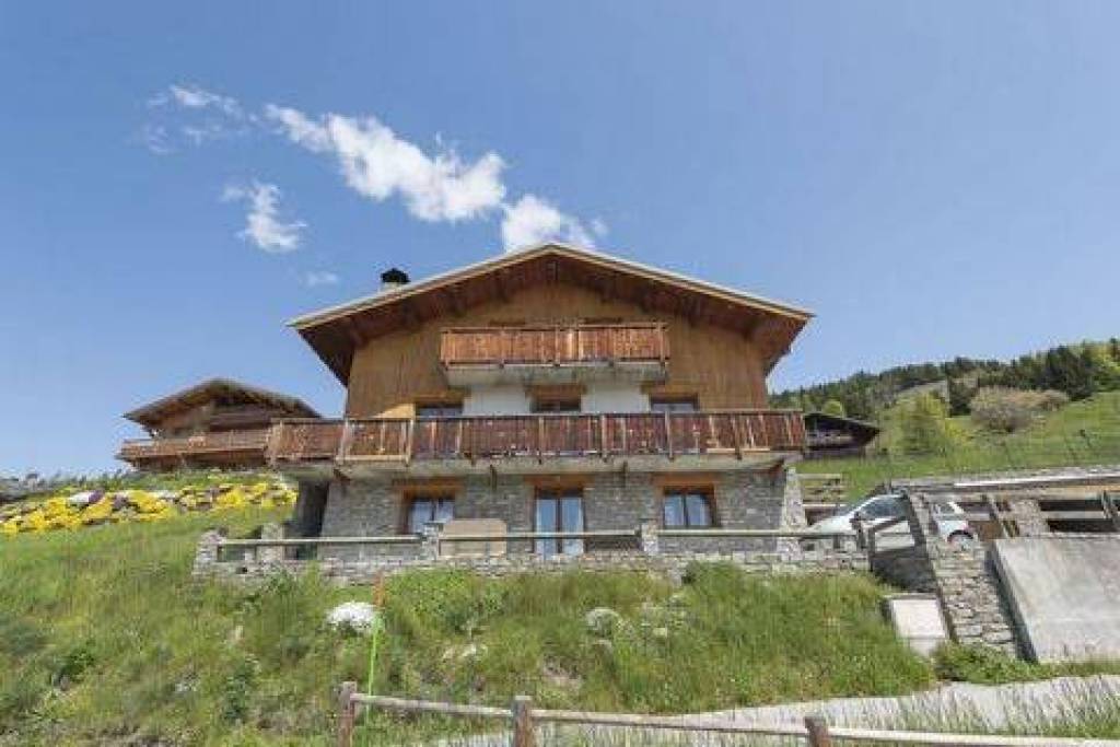 Detached stone and wood chalet close to LA ROSIERE ESPACE S