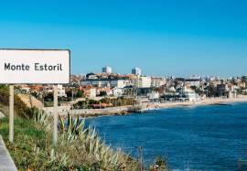 Exceptional Duplex with Sea View in Monte Estoril – Terrace,  Elevator Access & Premium Renovation