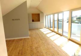 Exceptional Duplex with Sea View in Monte Estoril – Terrace,  Elevator Access & Premium Renovation