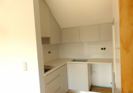 Exceptional Duplex with Sea View in Monte Estoril – Terrace, Elevator Access & Premium Renovation Exceptional Duplex with Sea View in Monte Estoril – Terrace, Elevator Access & Premium Renovation