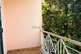 Monte-Estoril / Cascais/ Estoril T2 terrace in closed condominium with swimming pool