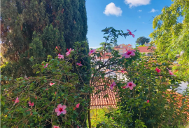 Monte-Estoril / Cascais/ Estoril T2 terrace in closed condominium with swimming pool