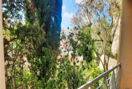 Monte-Estoril / Cascais/ Estoril T2 terrace in closed condominium with swimming pool