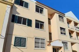 Monte-Estoril / Cascais/ Estoril T2 terrace in closed condominium with swimming pool