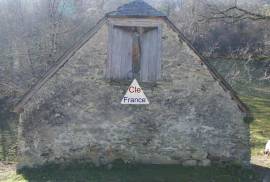 Barn in The Countryside with Open Views