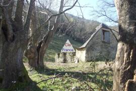 Barn in The Countryside with Open Views