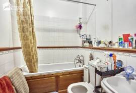 2 bedroom, Terraced House for sale