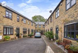 2 bedroom, Terraced House for sale