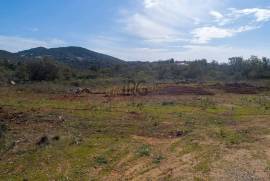 Plot in a great location for a modern villa