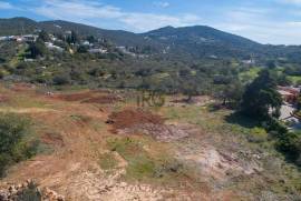 Plot in a great location for a modern villa