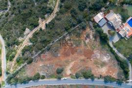 Plot in a great location for a modern villa